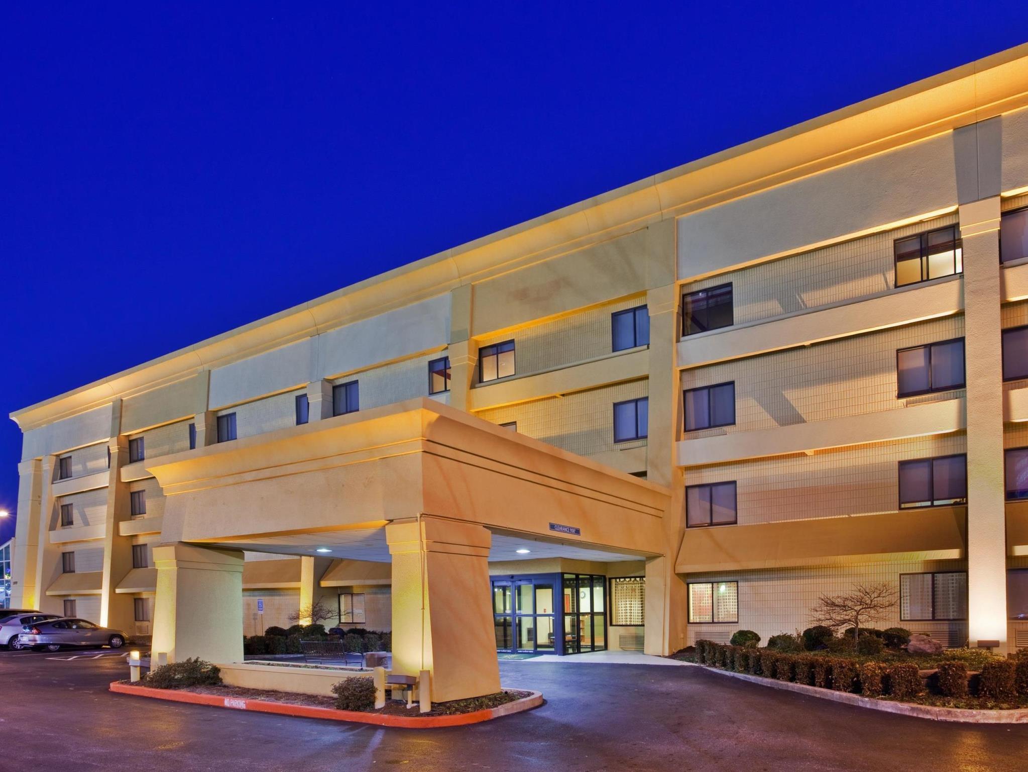 La Quinta By Wyndham Springdale Hotel Exterior photo