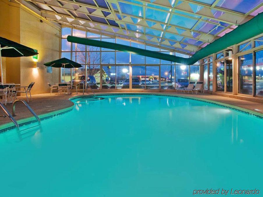 La Quinta By Wyndham Springdale Hotel Exterior photo